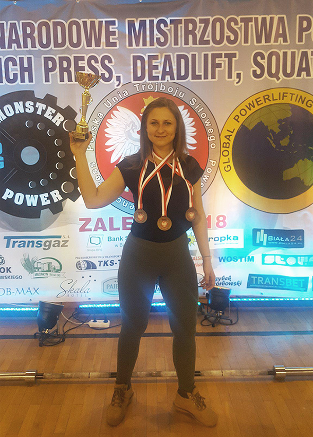 Weronika Kurek z medalami